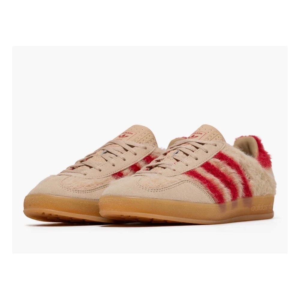 Adidas Gazelle Indoor Sand Red Faux Fur Sneakers Womens 7.5